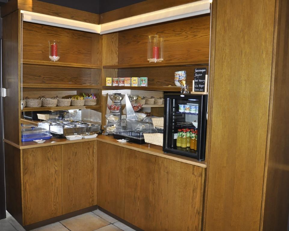 Hotel Brasserie De Beiaard Torhout Ruang foto