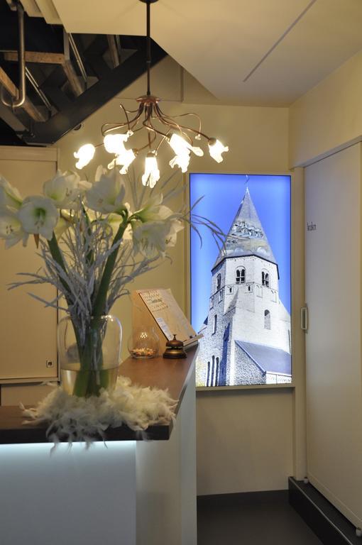 Hotel Brasserie De Beiaard Torhout Bagian luar foto